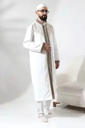 Beyaz Hakim Yaka Erkek Namaz Elbisesi Bordo Şerit Nakış İşlemeli İmam Cübbesi - ihvanonline (1)