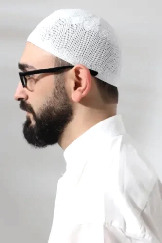 Beyaz Safir Dantel Detaylı Örme Namaz Takkesi - ihvanonline (1)