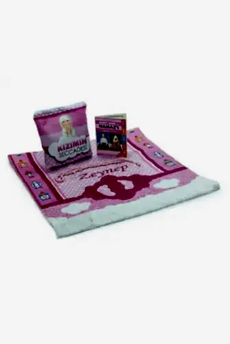 Çantalı Kız Çocuk İsimli Seccade, Tesbih, Namaz Öğreniyorum Kitabı Seti - ihvanonline (1)