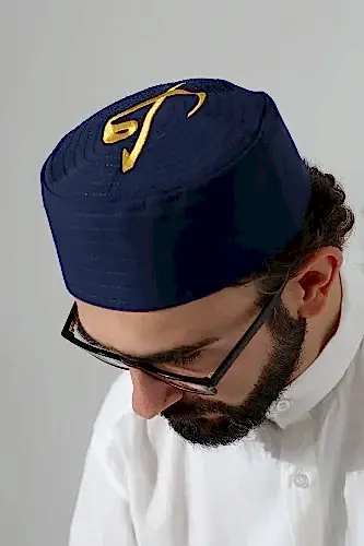 Elif Vav Nakışlı Kalıp Namaz Takkesi - Lacivert 