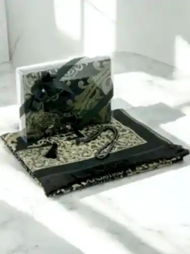 Gelin Damat Bohçasına Uygun Hediyelik Kutulu İnci Tesbihli Çeyizlik Seccade Seti Siyah 