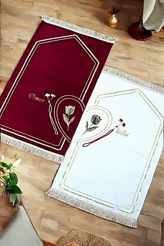 İsme Özel Nakışlı Çiftler İçin Kalpli Yumuşak Dokulu Şönil Seccade Seti Bordo Krem - 1