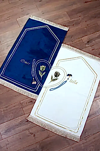 İsme Özel Nakışlı Çiftler İçin Kalpli Yumuşak Dokulu Şönil Seccade Seti Mavi Krem - ihvanonline (1)