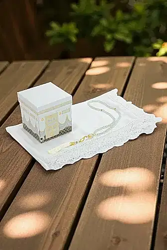 Kabe Desenli Özel Kutulu İğne Oyalı Dantelli Eşarp Tesbih Mevlüt Seti Beyaz 