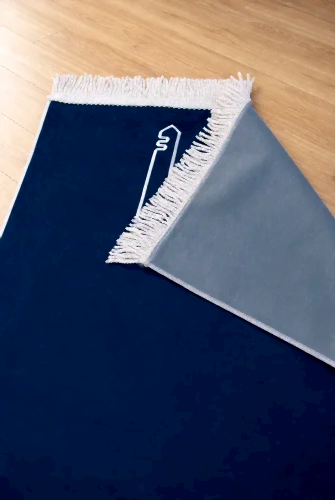 Kabe İşlemeli Lüks Kadife Seccade - Çeyizlik, Hac ve Umre Hediyelik Namazlık - Lacivert - ihvanonline (1)