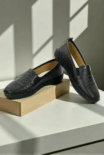 Kadın Deri Günlük Ortopedik Ayakkabı, Esnek ve Yumuşak Tabanlı Hac Umre Ayakkabısı - Siyah 