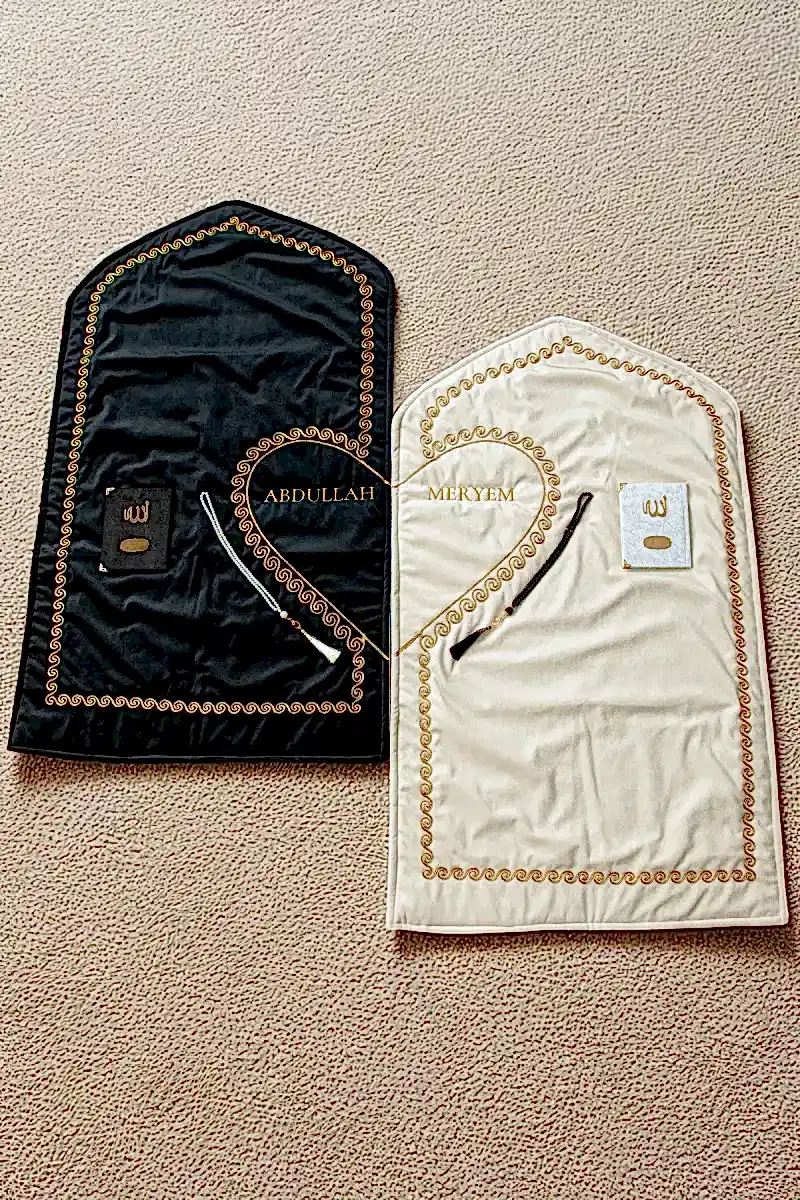 Kişiye Özel İsimli Kalpli Seccade Gelin Damat Bohçası Çift Seccadesi Tesbihli Çeyizlik Hediyelik Set - 1