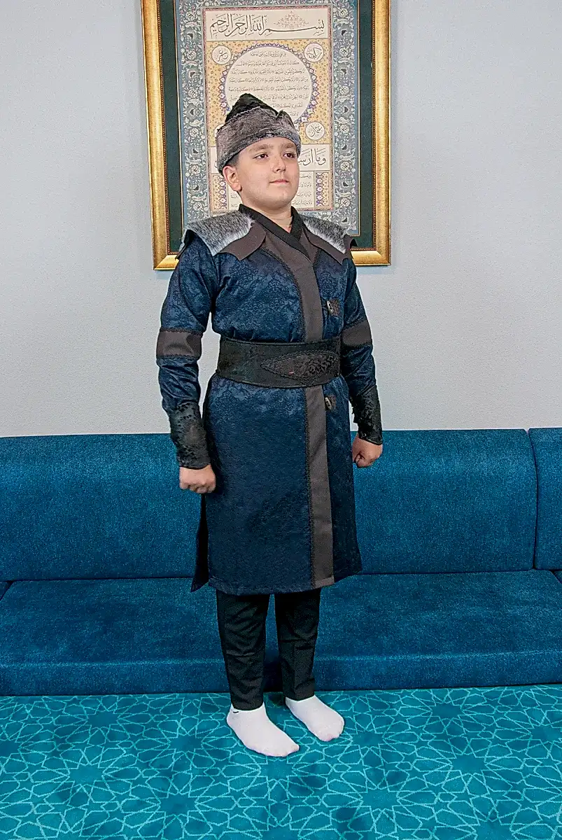 Peluş Kürk Detaylı Ertuğrul Erkek Çocuk Kostümü, Alp Kıyafeti Lacivert - 2