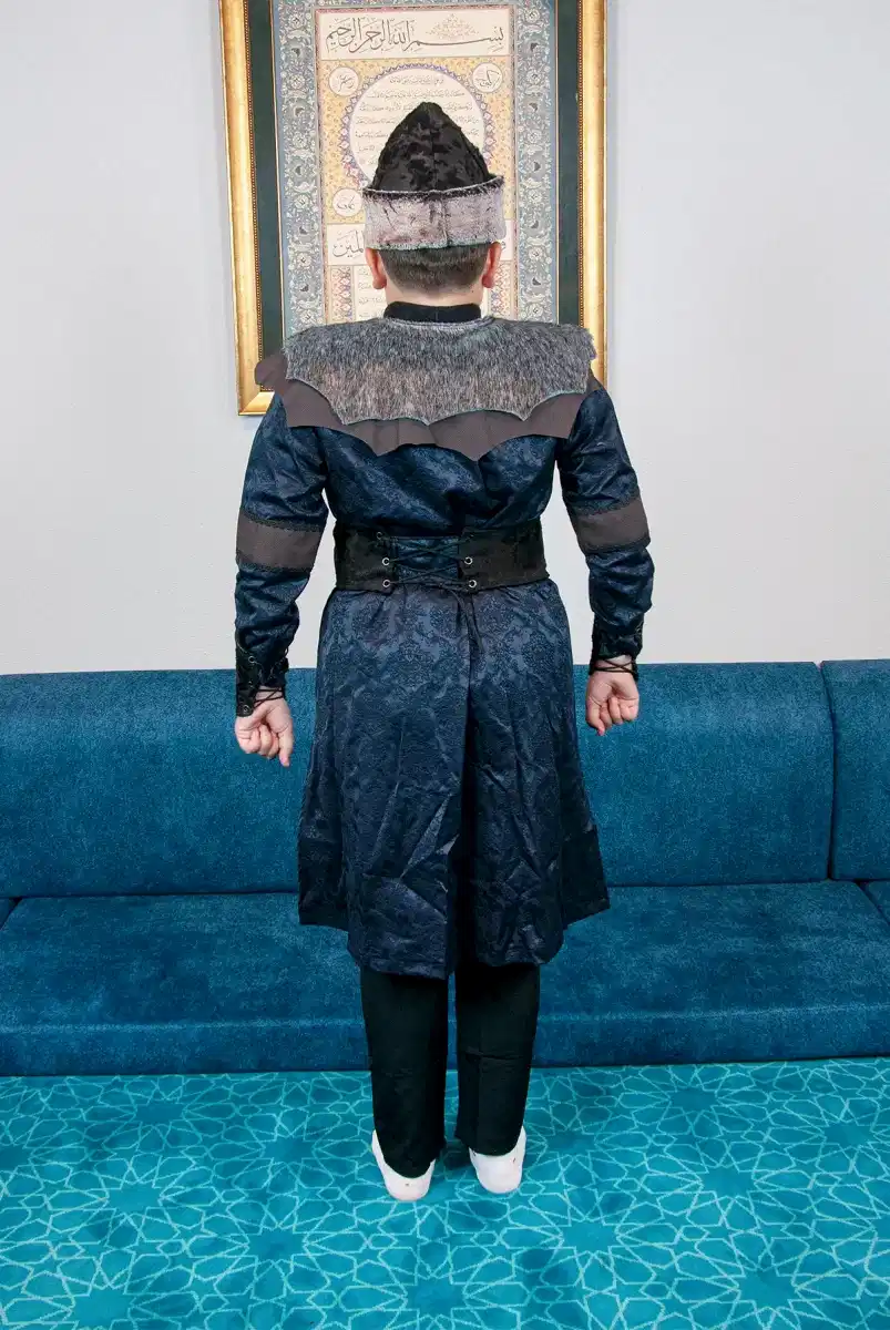 Peluş Kürk Detaylı Ertuğrul Erkek Çocuk Kostümü, Alp Kıyafeti Lacivert - 6