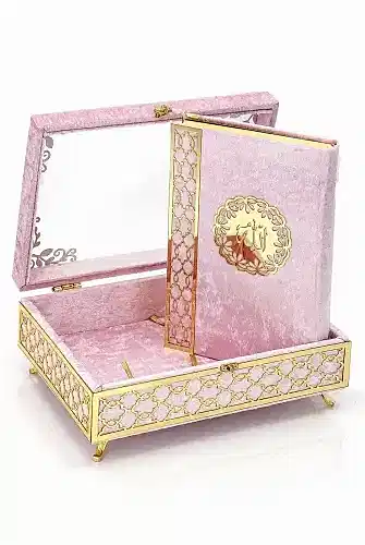 Şeffaf Pleksili Kadife Kaplı Sandıklı Çeyizlik Kuranı Kerim Seti - Pembe 