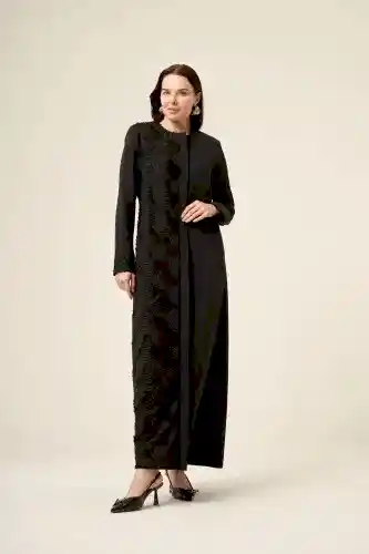 Siyah Dubai İpeği Yakma Kumaş Desenli Gizli Fermuarlı Tesettür Ferace - 6170 Siyah - 1