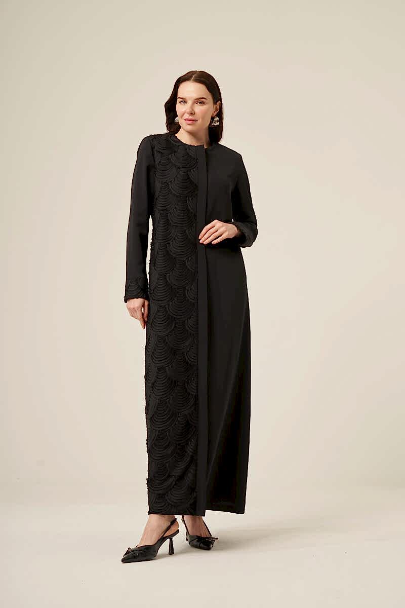 Siyah Dubai İpeği Yakma Kumaş Desenli Gizli Fermuarlı Tesettür Ferace - 6170 Siyah - Derin Store