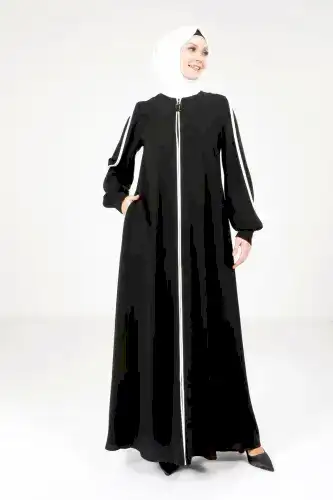 Siyah Fermuarlı Kolları Yırtmaçlı Beyaz Biyeli Spor Tesettür Ferace 9327-25 - 1