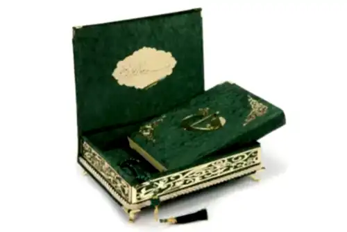 Süngerli Kadife Kaplı Sandıklı Kişiye Özel Hediyelik Kuranı Kerim Seti Siyah - ihvanonline (1)